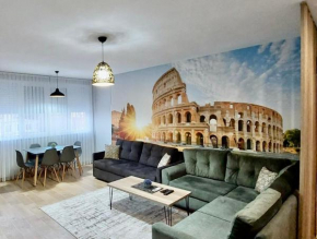 Colosseum Apartment - Golem